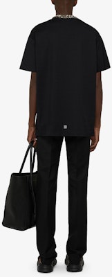 ジバンシィ ブラック レター ビジュアル トラップ エフェクト クルーネック Tシャツ BM71333Y6B-001 Purchase ジバンシィ ブラック レター ビジュアル トラップ エフェクト クルーネック Tシャツ BM71333Y6B-001