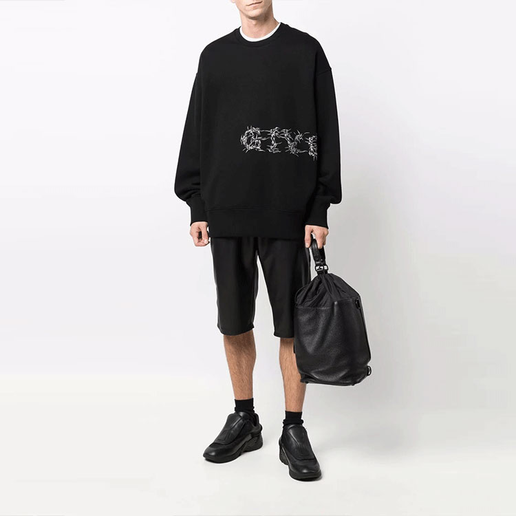 Lookbook GIVENCHY 黑色寬鬆版長袖金屬線印花上衣 BMJ0D73Y69-001