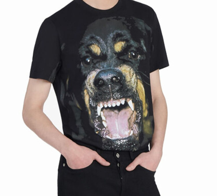 Purchase Camiseta Ajustada de Algodón GIVENCHY Negra con Estampado de Perro Rottweiler BM705K3Y1P-001