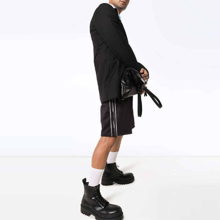 Lookbook GIVENCHY Pantalones Cortos Negros con Logo Sólido Deportivos y Casuales. BM50HS300B-001