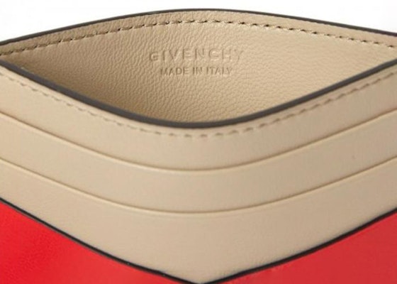 지방시 엣지 카드 홀더 레드/베이지 Lookbook 지방시 엣지 카드 홀더 레드/베이지