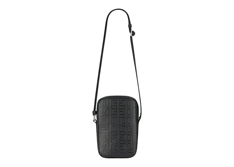 Lookbook Tas Vertikal Kecil Givenchy Logo Timbul Hitam/Putih