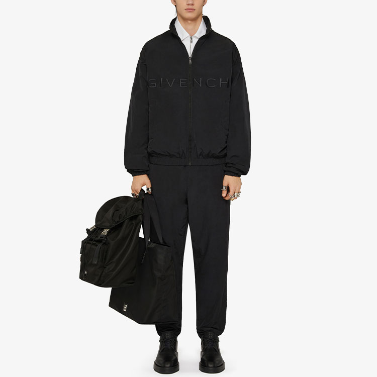 Lookbook 지방시 FW21 블랙 소프트 나일론 멀티포켓 니트 트랙 팬츠 BM50VZ11BX-001