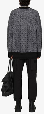 GIVENCHY FW21 Sweater Hitam Logo Print Crewneck. BM90H84Y9F-004 Shop GIVENCHY FW21 Sweater Hitam Logo Print Crewneck. BM90H84Y9F-004