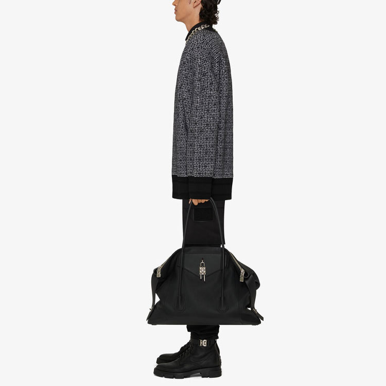 Purchase GIVENCHY FW21 Sweater Hitam Logo Print Crewneck. BM90H84Y9F-004