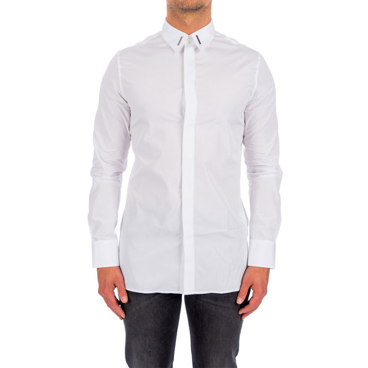 Shop Givenchy FW21 Kemeja Putih Lengan Panjang dengan Detail Logo Gesper Logam. BM60QK109F-100