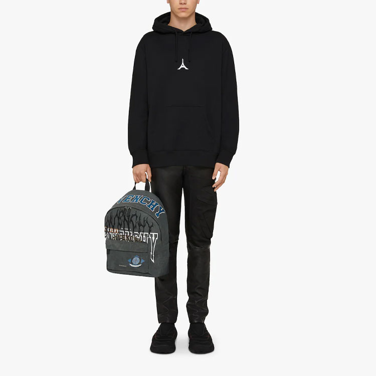 Lookbook GIVENCHY FW22  Black Pullover Sweatshirt with Chest Graphic Print BMJ0HC3Y88-001