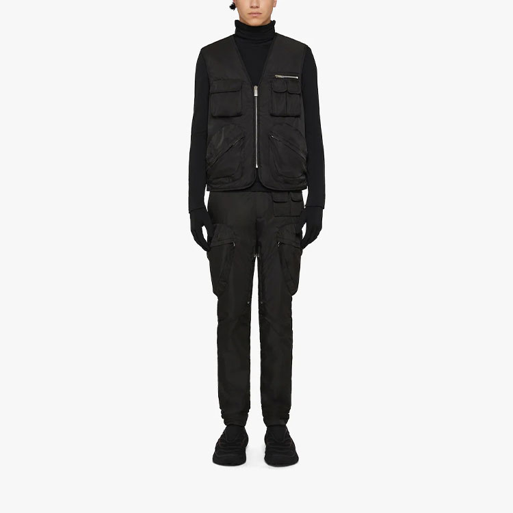 Lookbook Givenchy FW22 Seluar Cargo Hitam Slim Fit dengan Poket Berzip. BM514X13YT-001