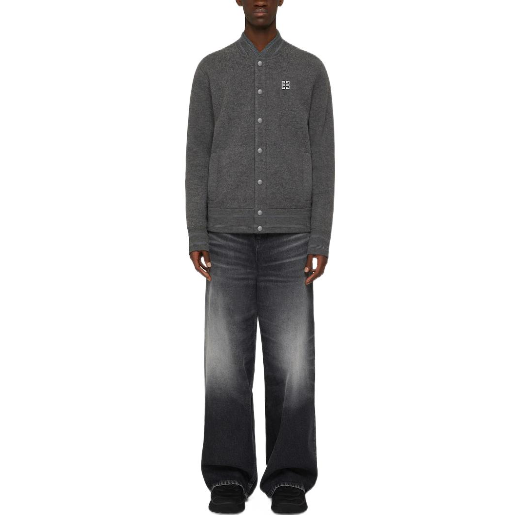 Shop Chaqueta Gris Oscuro GIVENCHY FW22 con Logo Bordado y Color Sólido. BM00ZC4YCB-021