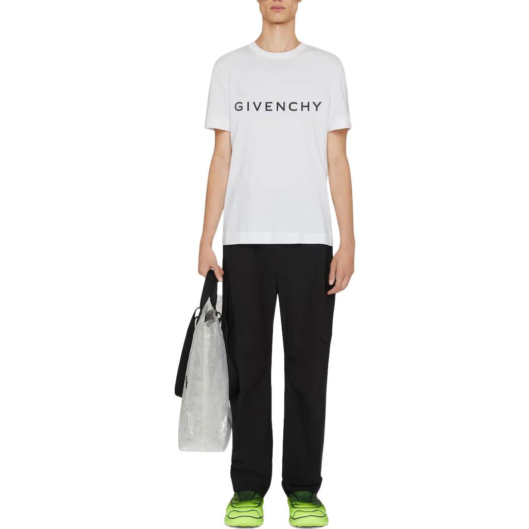 Shop GIVENCHY FW22 Kaos Pendek Putih Logo Cetak. BM716G3YAC-100