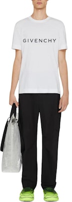 지방시 FW22 화이트 로고 프린트 반팔 티셔츠. BM716G3YAC-100 Shop 지방시 FW22 화이트 로고 프린트 반팔 티셔츠. BM716G3YAC-100