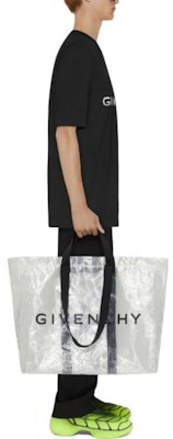 Camiseta Negra Oversize Logo Givenchy FW22 Hombre. BM716N3YAC-001 Details for Camiseta Negra Oversize Logo Givenchy FW22 Hombre. BM716N3YAC-001