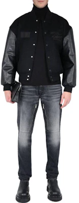 Givenchy FW22 Jeans Distressed High-Waisted Pria Hitam/Putih. BM512W5Y3K-004 Shop Givenchy FW22 Jeans Distressed High-Waisted Pria Hitam/Putih. BM512W5Y3K-004