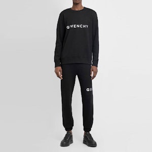 纪梵希FW22字母印花黑色圆领套头卫衣 BMJ0HA3YAC-001 Lookbook 纪梵希FW22字母印花黑色圆领套头卫衣 BMJ0HA3YAC-001