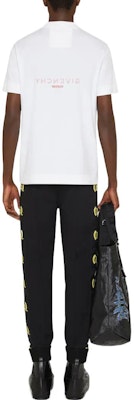 GIVENCHY FW22 Slim Fit White T-Shirt with Letter Print Design for Men. BM716G3Y99-100 Shop GIVENCHY FW22 Slim Fit White T-Shirt with Letter Print Design for Men. BM716G3Y99-100