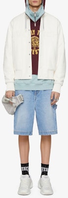 지방시 FW23 라이트 블루 워시드 포켓 데님 반바지. BM519C5Y6Q-452 Lookbook 지방시 FW23 라이트 블루 워시드 포켓 데님 반바지. BM519C5Y6Q-452