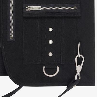 GIVENCHY FW23 Chaleco Negro con Cremallera y Multi-Bolsillos Escote en V BM013T14XM-001 Sizing GIVENCHY FW23 Chaleco Negro con Cremallera y Multi-Bolsillos Escote en V BM013T14XM-001