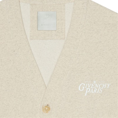 GIVENCHY FW24 Cárdigan Beige de Punto con Cuello V y Bordado de Letras. BMJ0MQ3YN7-101 Details for GIVENCHY FW24 Cárdigan Beige de Punto con Cuello V y Bordado de Letras. BMJ0MQ3YN7-101