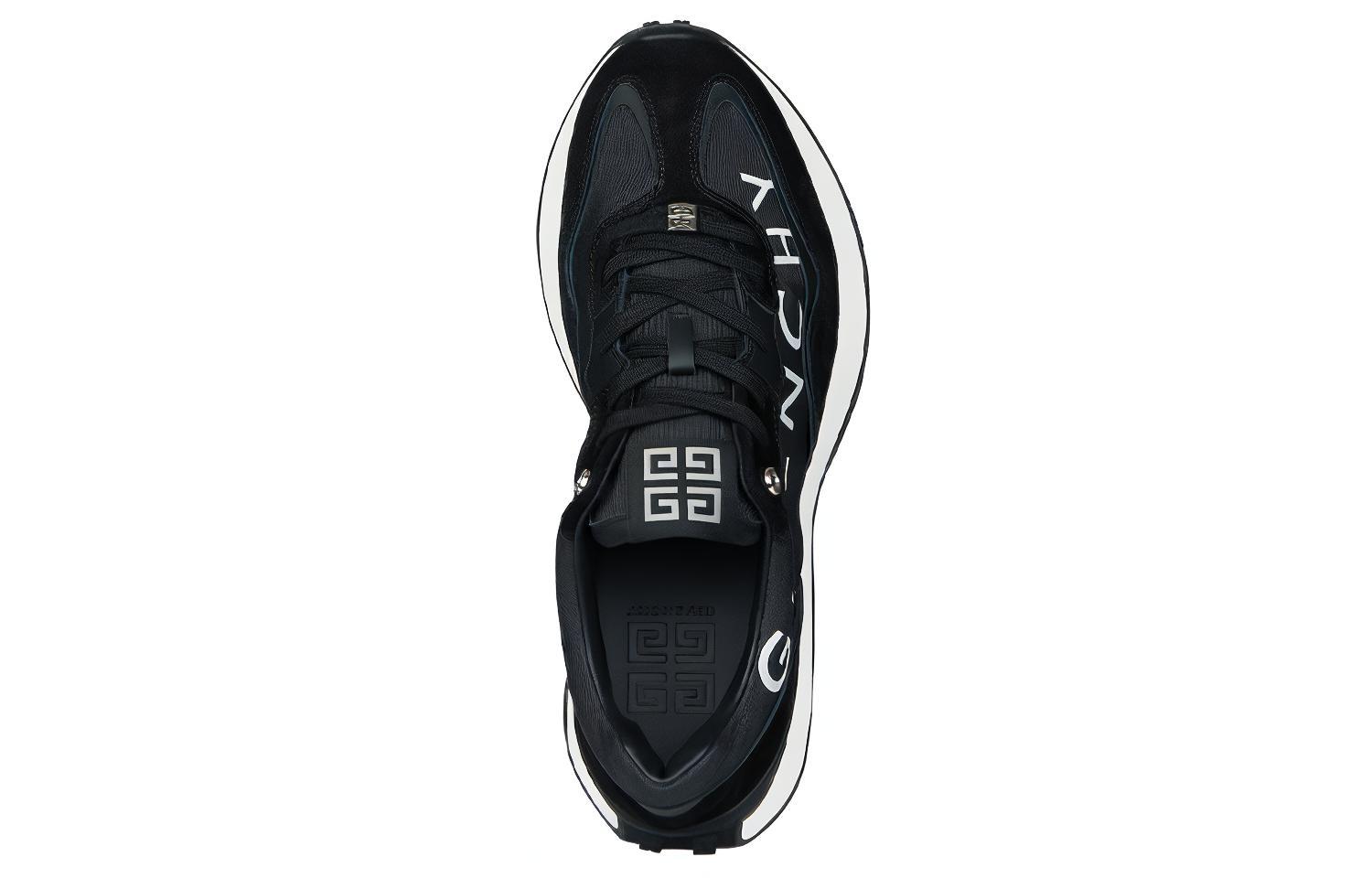 Lookbook Givenchy Sepatu GIV Runner 'Logo Print - Hitam' BH006ZH1AL-001