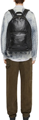 GIVENCHY Gradient Sweater Crewneck Pria Multicolor. BM90Q14YGK- 004 Shop GIVENCHY Gradient Sweater Crewneck Pria Multicolor. BM90Q14YGK- 004