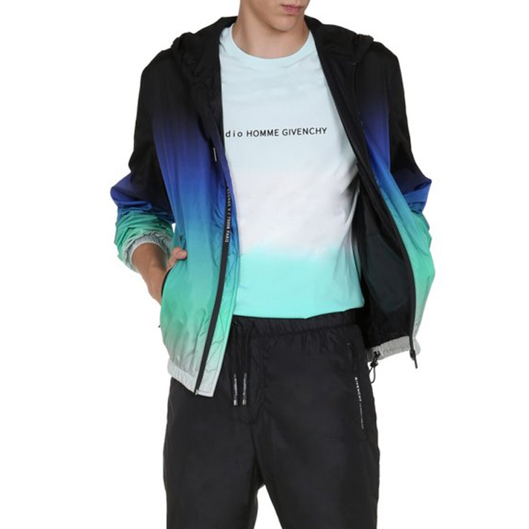 Shop ジバンシィ グラデーションジッパー ダブルポケット フード付きジャケット ブラック メンズ BM00EZ133B-997