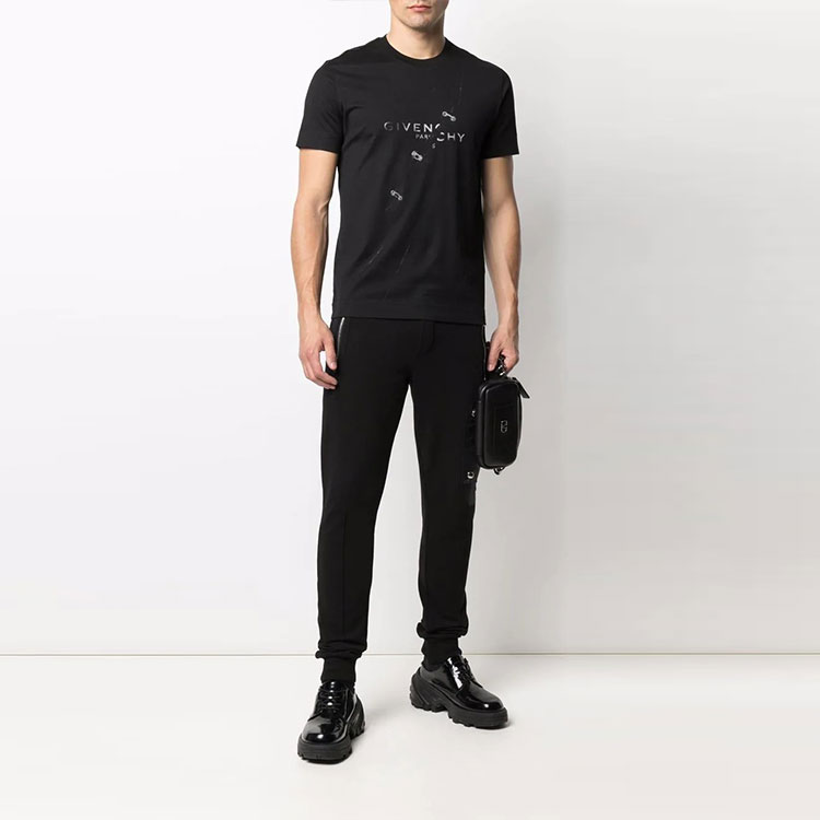 Lookbook Givenchy 男士黑色字母印花休閒圓領T恤 BM713Y3Y6B-001