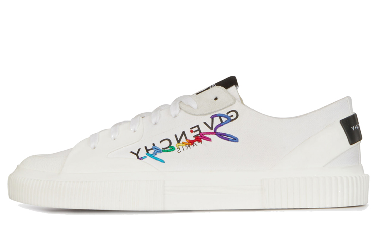 Buy 纪梵希低帮鞋“白色” BH001TH0HD-100