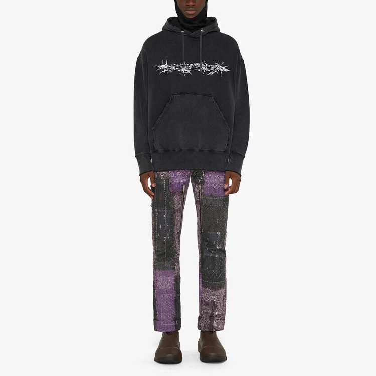 Lookbook Givenchy Baju Sejuk Lelaki Oversized Hitam Bersulam. BMJ0D53Y69-001