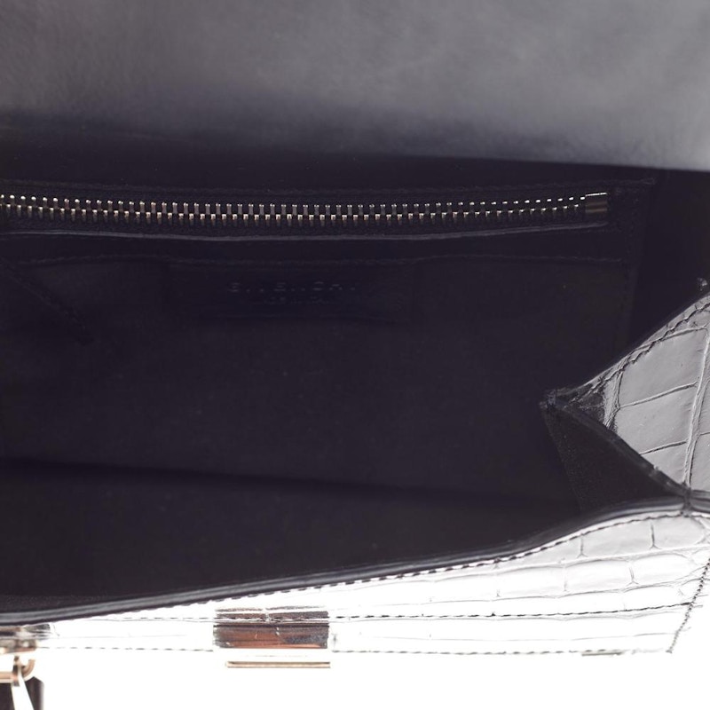 Lookbook 紀梵希潘多拉盒子迷你鱷魚壓紋黑色信使包