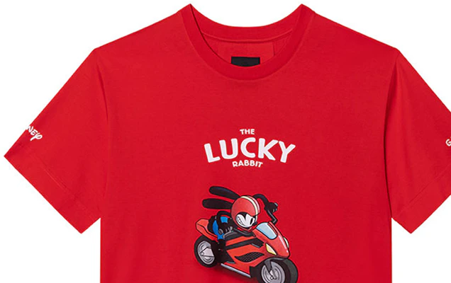 Camiseta Roja de GIVENCHY con Gráfico Anime y Manga Corta. BM716R3YAX-600 Sizing Camiseta Roja de GIVENCHY con Gráfico Anime y Manga Corta. BM716R3YAX-600