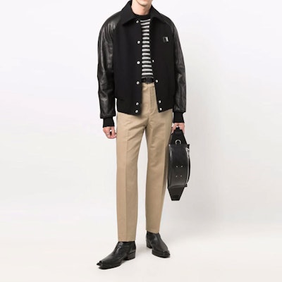 Givenchy Seluar Kasual Khaki dengan Pinggang Tali Serut - Khaki. BM50W010SZ-250 Lookbook Givenchy Seluar Kasual Khaki dengan Pinggang Tali Serut - Khaki. BM50W010SZ-250