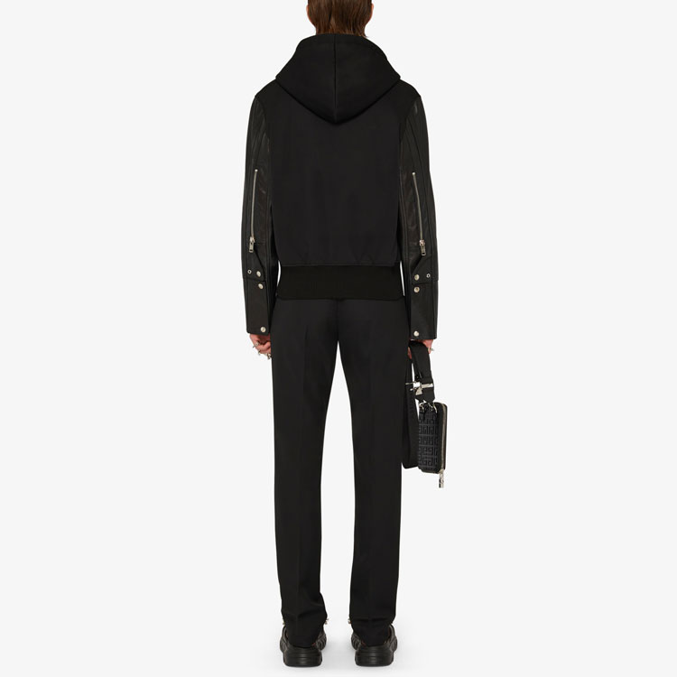Shop Chaqueta con Capucha Negra Givenchy SS21. BM00QL611V-001