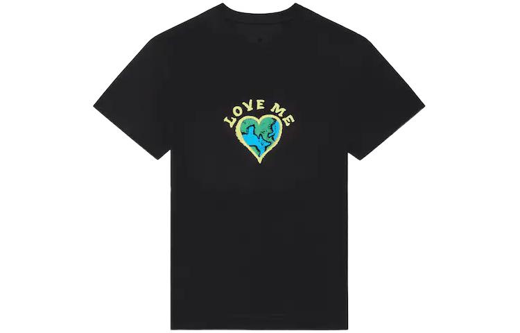 Givenchy SS22  Black Short Sleeve T-Shirt with Heart Logo Print. BM71DM3Y6B-001