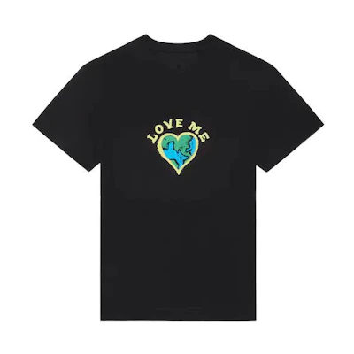 Givenchy SS22 Black Short Sleeve T-Shirt with Heart Logo Print. BM71DM3Y6B-001