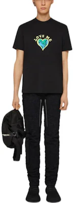 Givenchy SS22 Baju-T Lengan Pendek Hitam dengan Cetakan Logo Hati. BM71DM3Y6B-001 Shop Givenchy SS22 Baju-T Lengan Pendek Hitam dengan Cetakan Logo Hati. BM71DM3Y6B-001