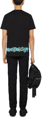 Givenchy SS22 Baju-T Lengan Pendek Hitam dengan Cetakan Logo Hati. BM71DM3Y6B-001 Purchase Givenchy SS22 Baju-T Lengan Pendek Hitam dengan Cetakan Logo Hati. BM71DM3Y6B-001