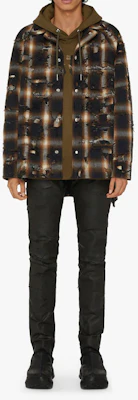 Givenchy SS22 Jeans Denim Hitam Distressed. BM50ST50M6-001 Lookbook Givenchy SS22 Jeans Denim Hitam Distressed. BM50ST50M6-001