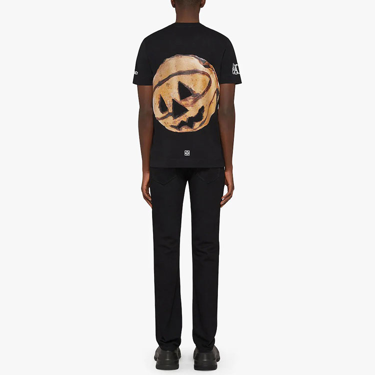 Purchase GIVENCHY SS22 Kaos Hitam Slim Fit Cetak Huruf Lengan Pendek. BM71CP3Y6B-001