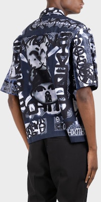 Givenchy Kemeja Lengan Pendek Biru SS22 dengan Desain Motif Hewan. BM60RK144X-461 Purchase Givenchy Kemeja Lengan Pendek Biru SS22 dengan Desain Motif Hewan. BM60RK144X-461