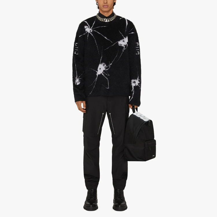 Lookbook GIVENCHY SS22 Sweater Rajutan Spider Jacquard Hitam. BM90H24Y9B-004