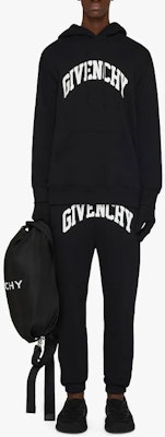 GIVENCHY SS23 Celana Jogger Knit Hitam dengan Print Huruf. BM514M3YAA-001 Lookbook GIVENCHY SS23 Celana Jogger Knit Hitam dengan Print Huruf. BM514M3YAA-001