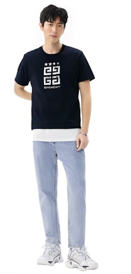 Givenchy SS23 Baju Crewneck Logo Grafik Hitam. BM716R3YEL-001 Shop Givenchy SS23 Baju Crewneck Logo Grafik Hitam. BM716R3YEL-001