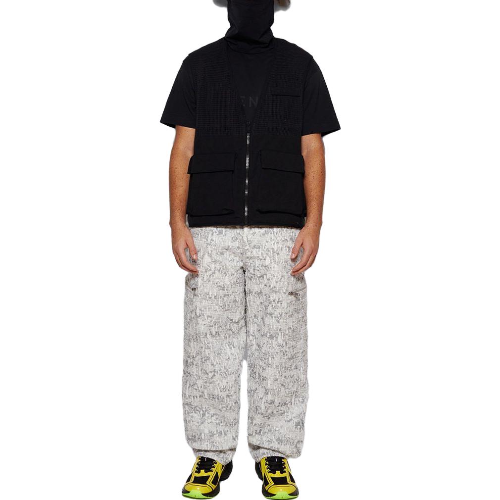 Lookbook GIVENCHY SS23  Black Logo Print Casual T-Shirt. BM716N3YC5-004