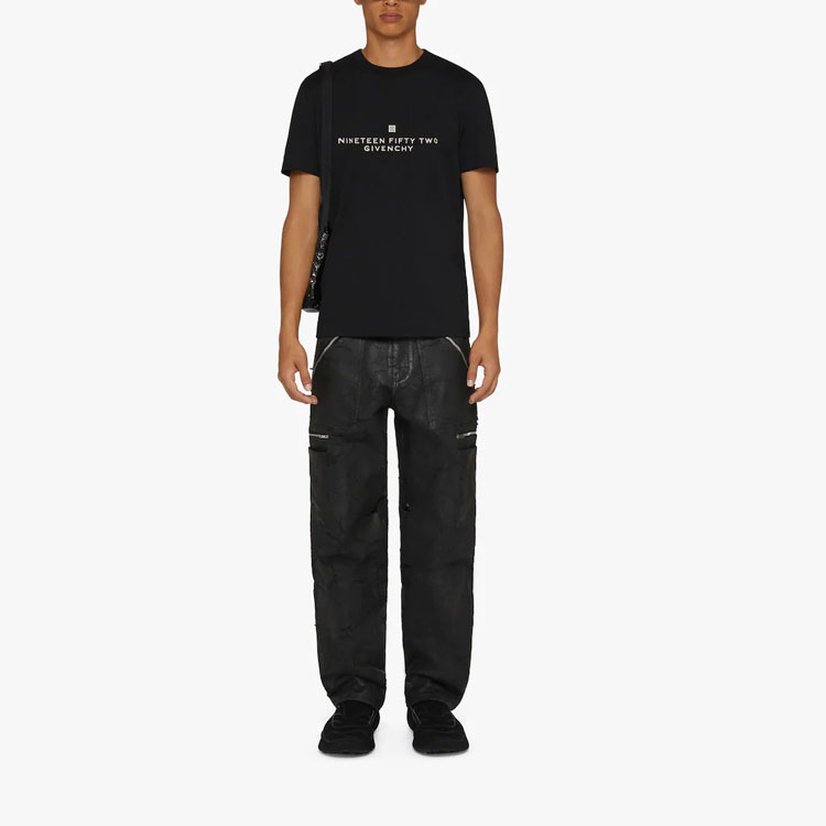 Lookbook 紀梵希 SS23 黑色標誌印花短袖圓領T恤 BM716G3YA8-001