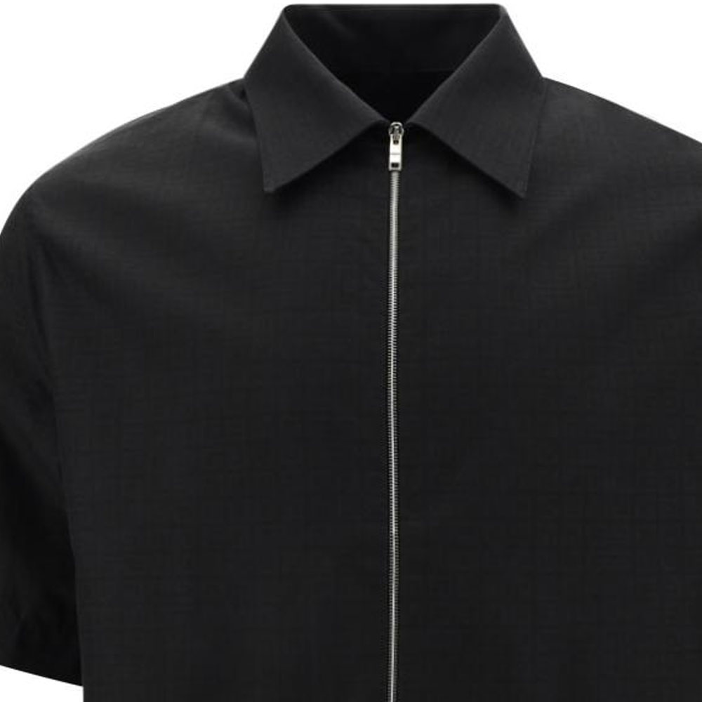 Shop Givenchy SS23 Kemeja Polo Hitam Lengan Pendek dengan Ritsleting. BM60PK146X-001