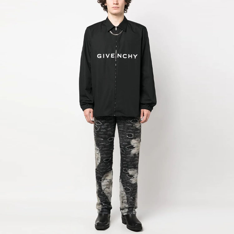 Lookbook GIVENCHY SS23 Kemeja Lengan Panjang Hitam dengan Resleting dan Cetak Logo. BM60TL1YC8-001