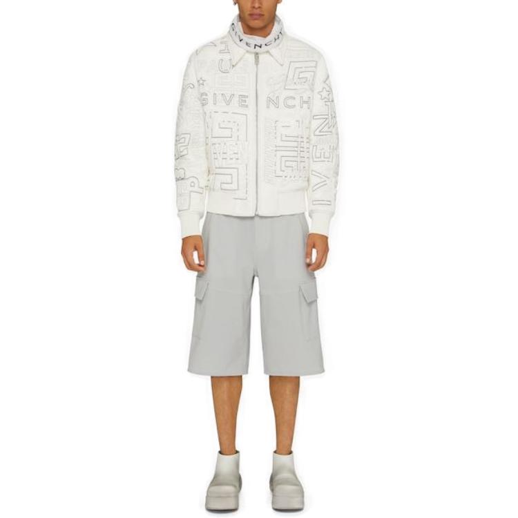 Lookbook ジバンシィ SS23 カジュアル ストレートショーツ ライトグレー サイドポケット付き BM516B13PY-057