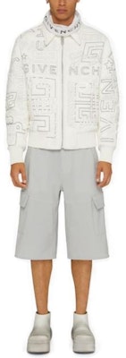 ジバンシィ SS23 カジュアル ストレートショーツ ライトグレー サイドポケット付き BM516B13PY-057 Lookbook ジバンシィ SS23 カジュアル ストレートショーツ ライトグレー サイドポケット付き BM516B13PY-057