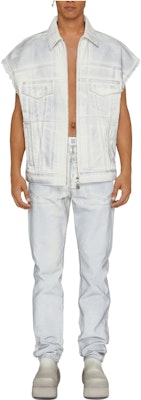 GIVENCHY SS23 Jeans Abu-Abu Straight-Leg dengan Logo Print. BM50UY5Y50100 Lookbook GIVENCHY SS23 Jeans Abu-Abu Straight-Leg dengan Logo Print. BM50UY5Y50100