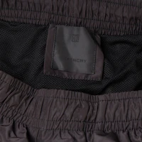 Purchase Givenchy SS23 Pantalones Cortos de Natación Negros con Logo BMA00Y1YCB-004